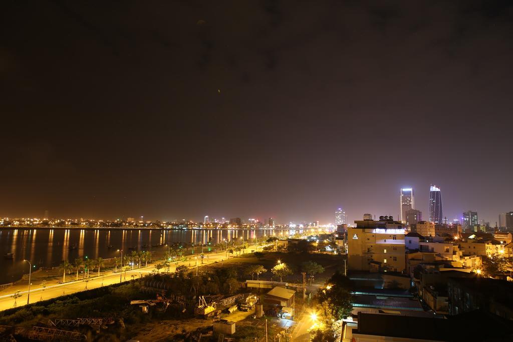 Night Sky Hotel Da Nang Esterno foto