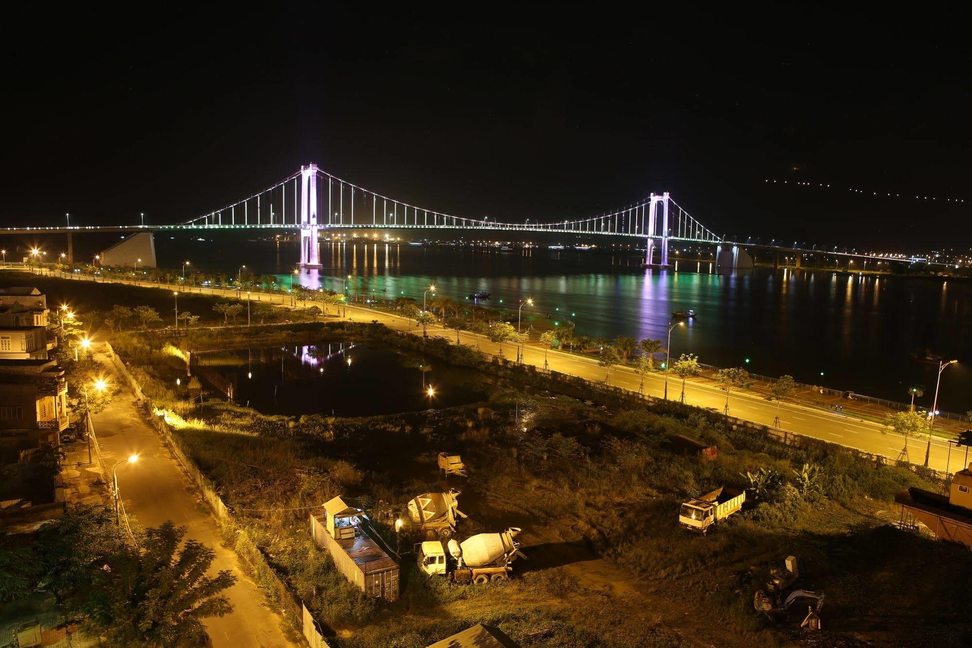 Night Sky Hotel Da Nang Esterno foto