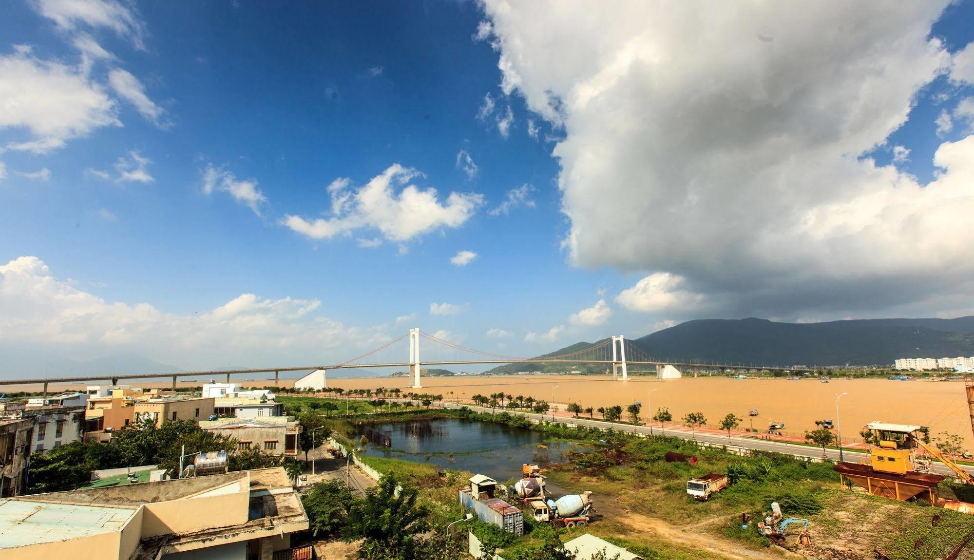 Night Sky Hotel Da Nang Esterno foto